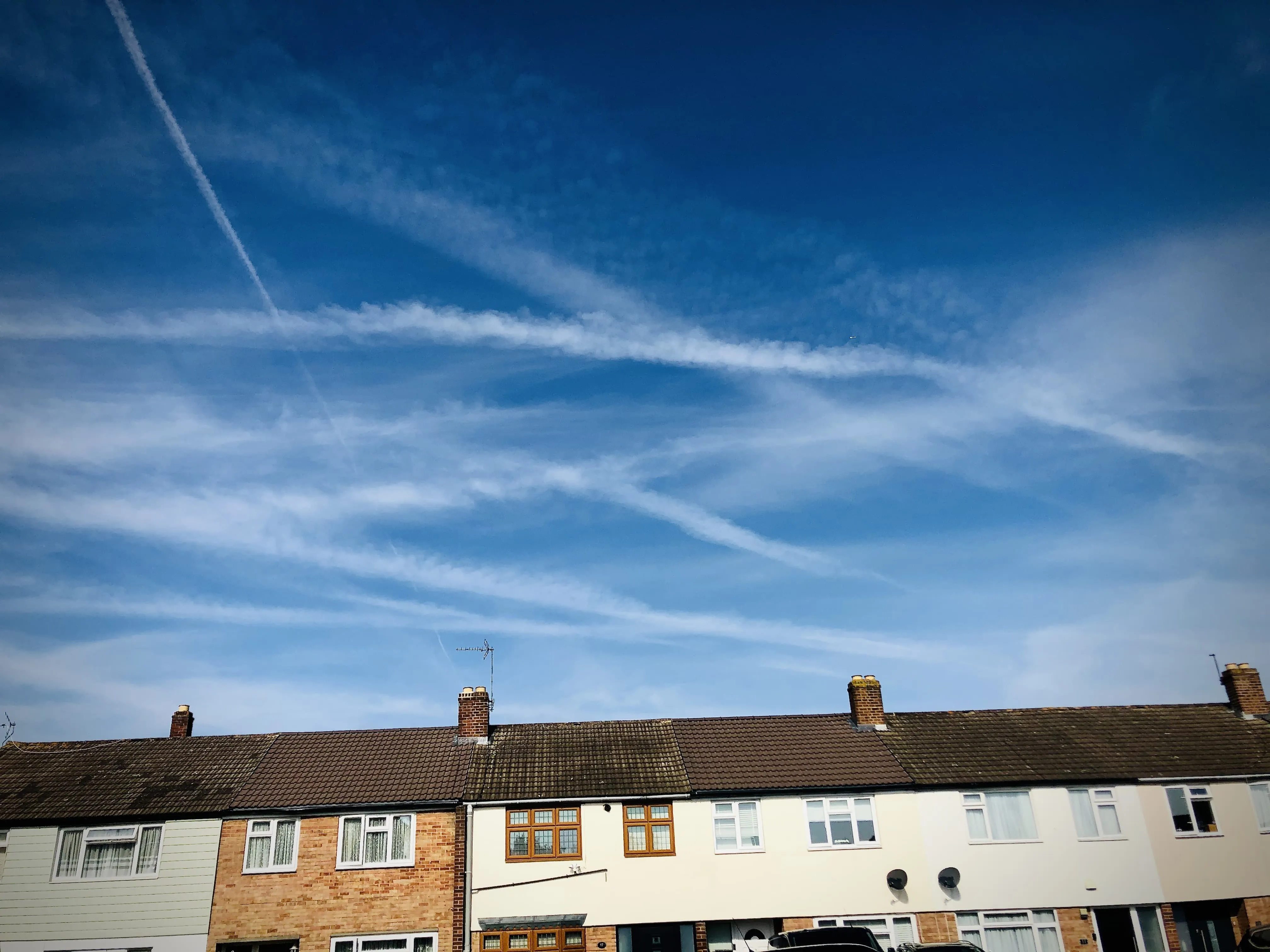 Chemtrails above Cheshunt 2022.
